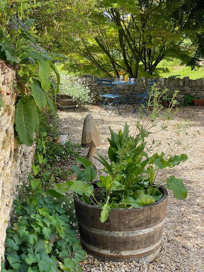 Cotswold Coombe Cottage Wotton-under-Edge Exterior photo